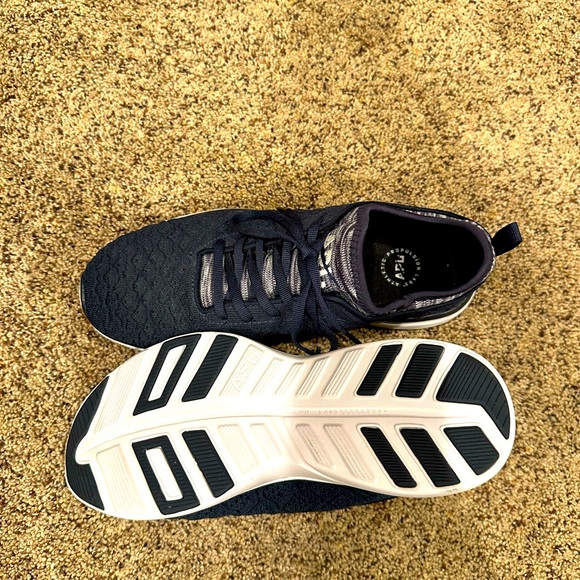 APL Women’s TechLoom Phantom Sneakers - Picture 7 of 8